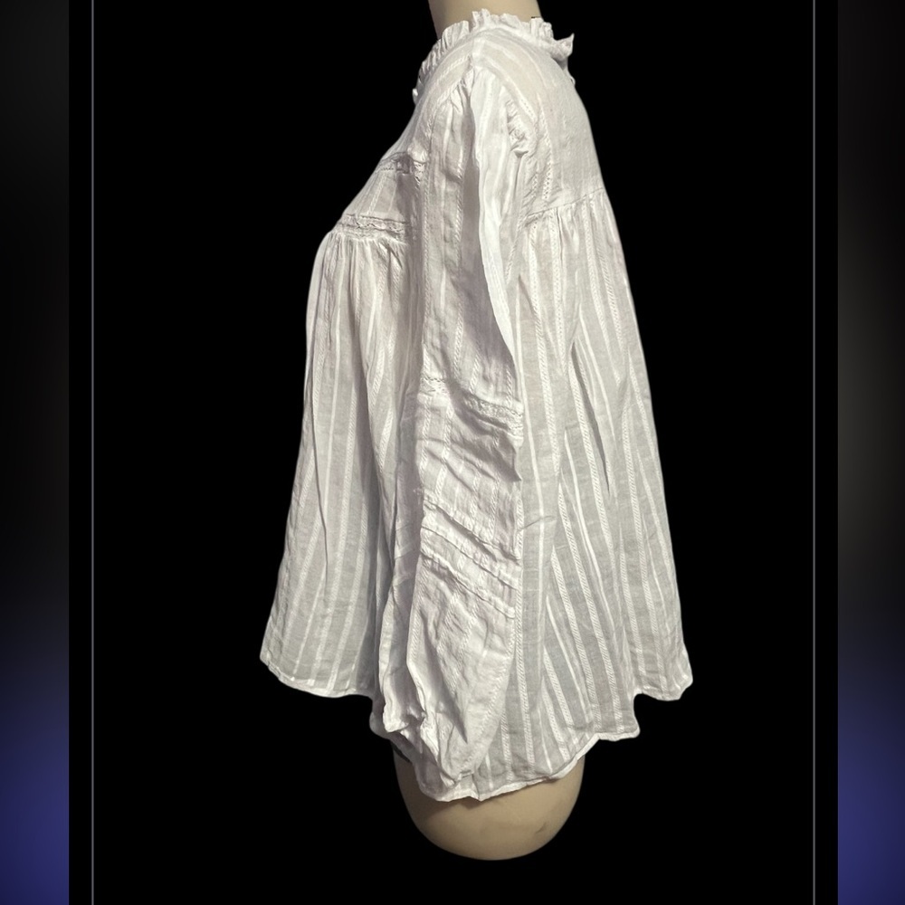 Universal Thread White Textured Blouse - Picture 9 of 12